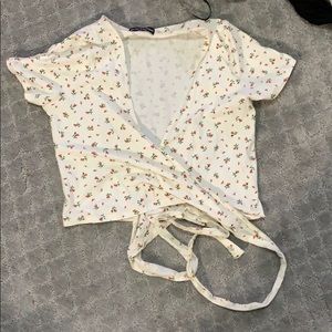 Rose print cross body tie cropped top